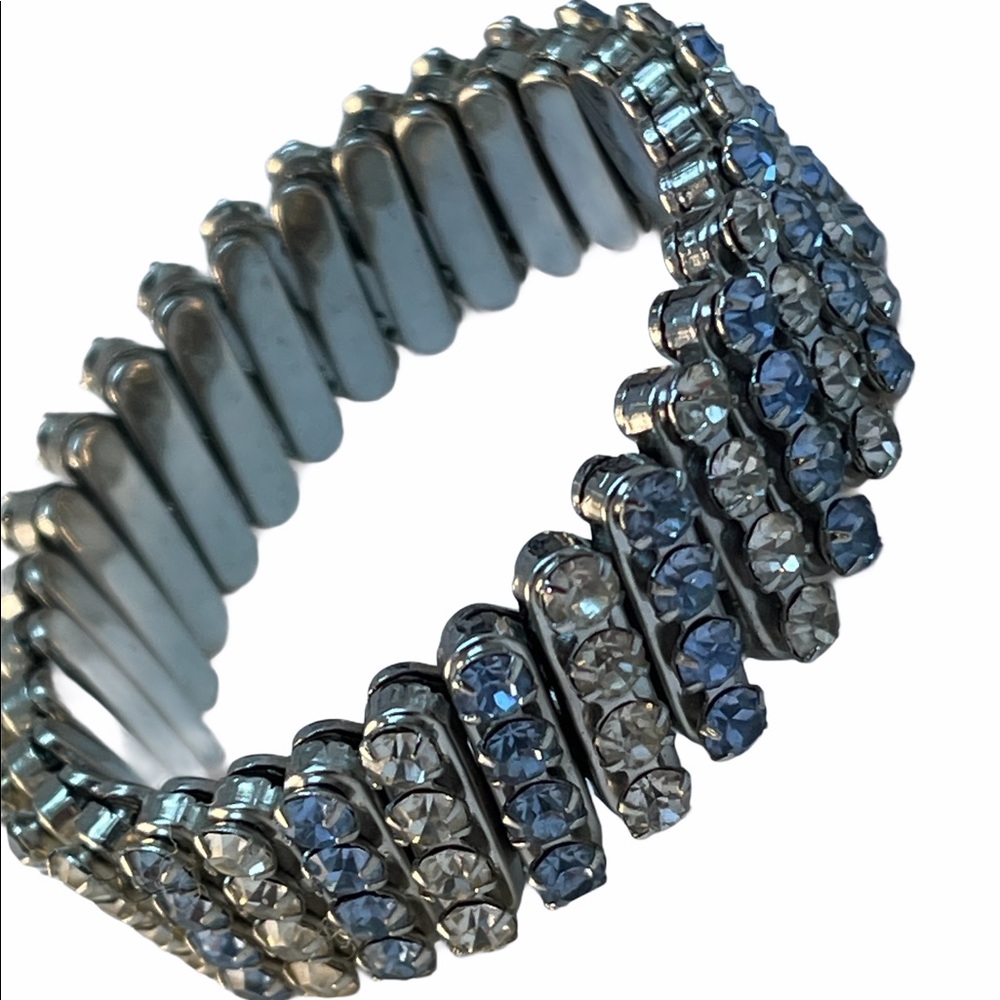 VTG C1960s Expandible crystal bracelet blue clear